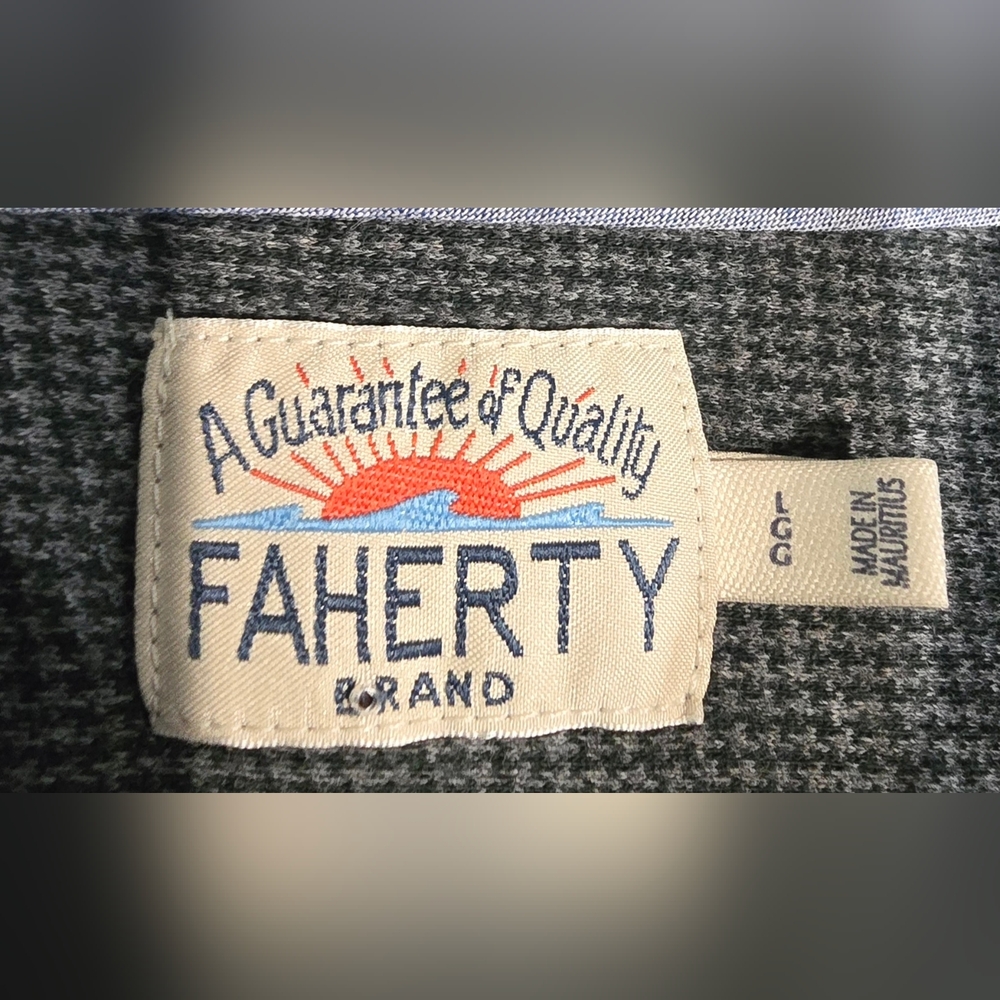 Faherty Men's Button Down Size Large - image 2